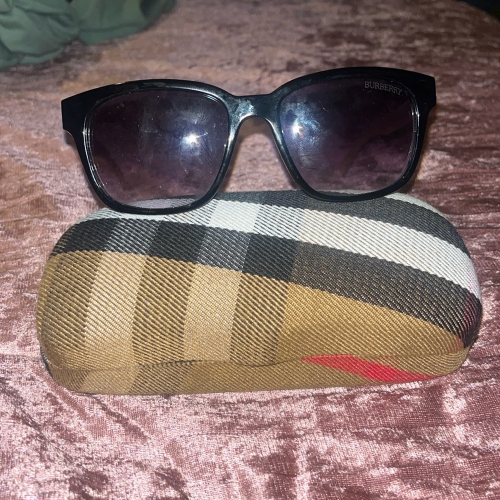 Burberry sunglasses black